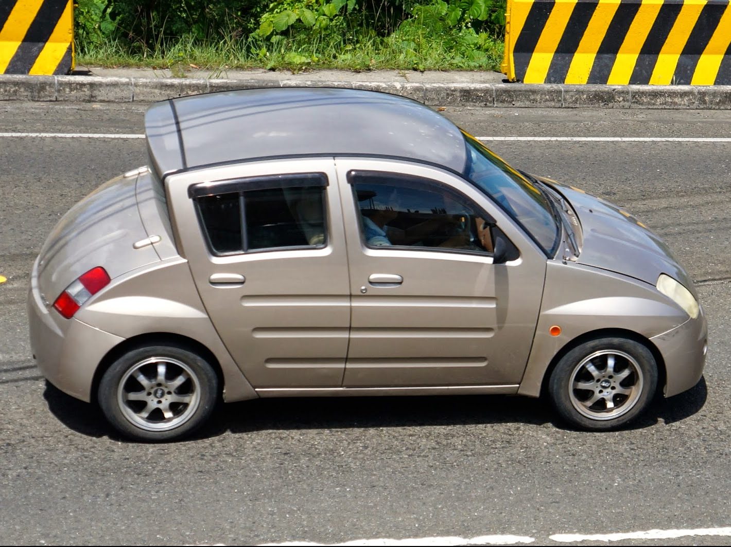 example of a funny, boxy car in Palau