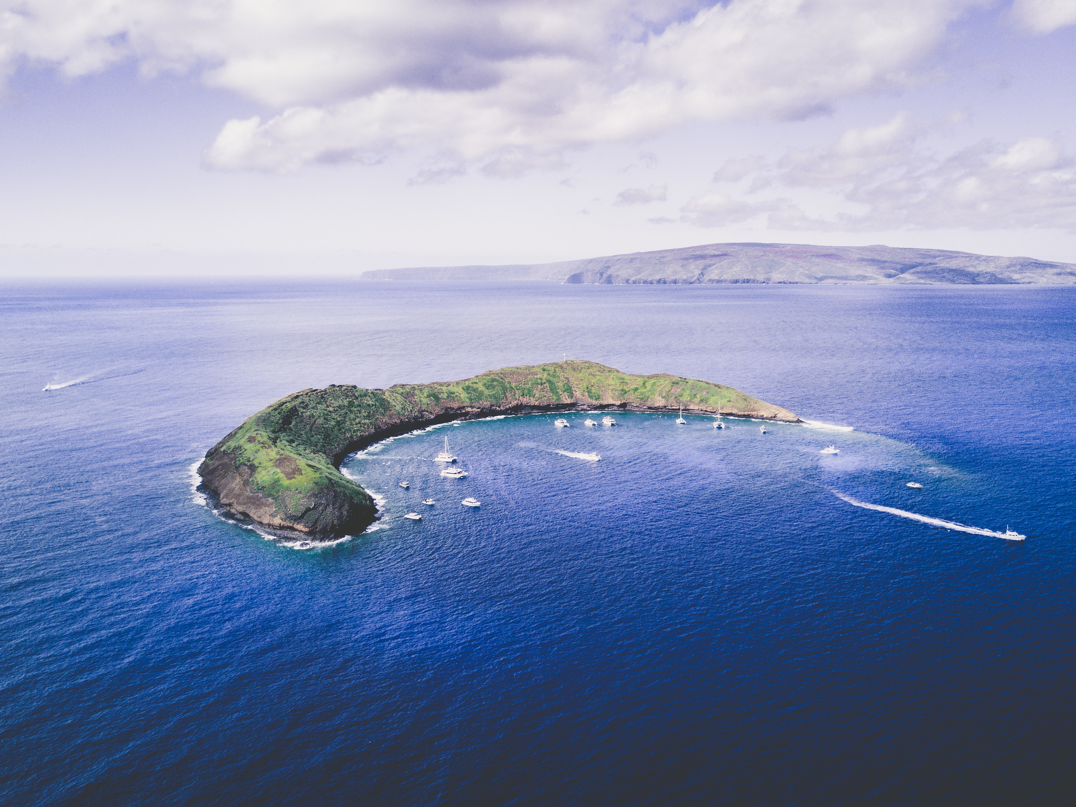 Molokini Photo by Farid Askerov on Unsplash